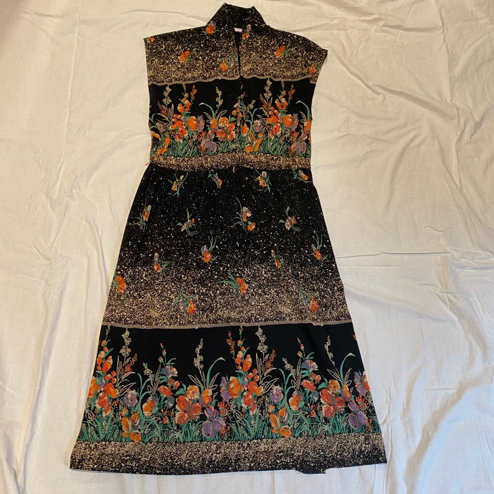 Vintage floral dress. Approx size 8-10.
